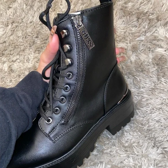 Guess Women Fearne Lug Sole Lace Up Size (Women)10/10 condition